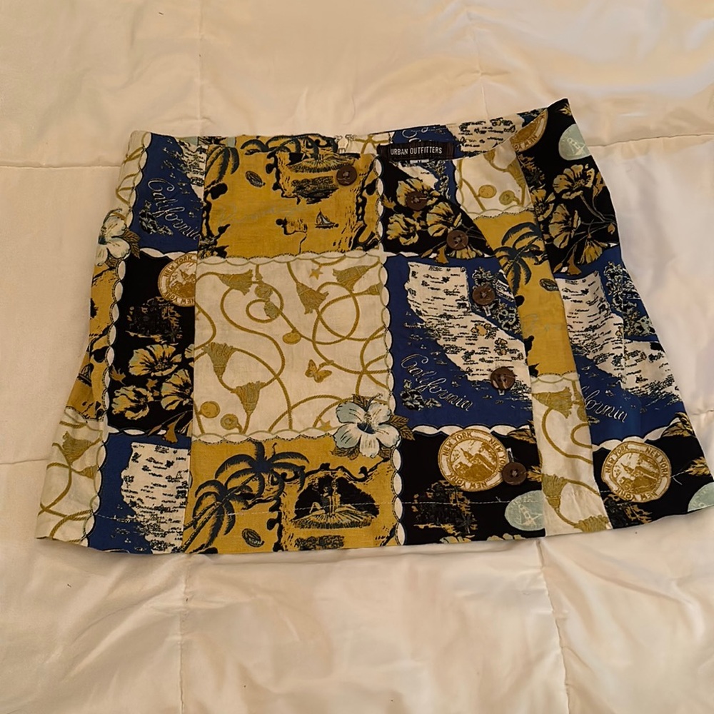 Urban Outfitters Mini Skirt Size Medium